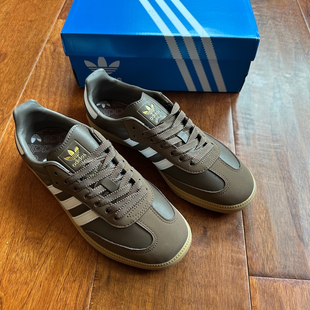Adidas Men's Brown Sambas